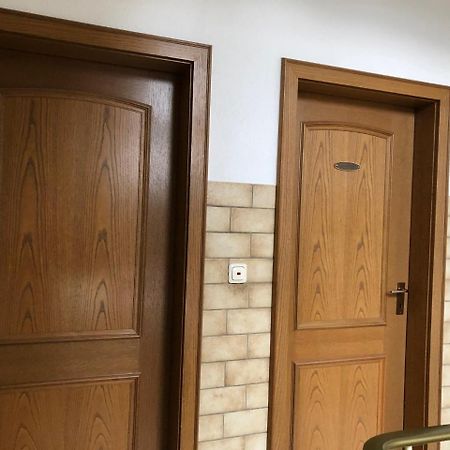 Gaestehaus Hotel Wilms Köln Dış mekan fotoğraf