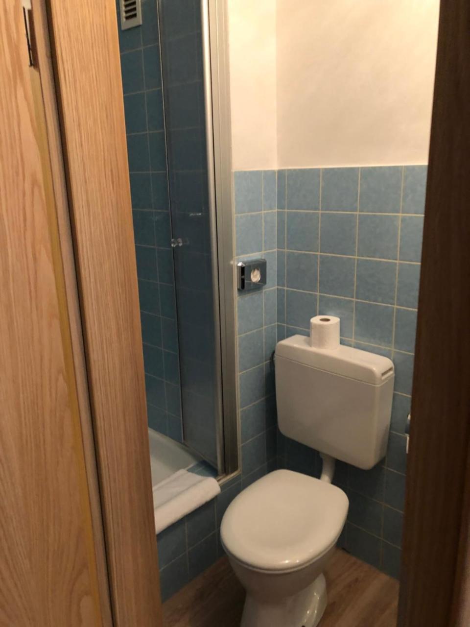 Gaestehaus Hotel Wilms Köln Dış mekan fotoğraf