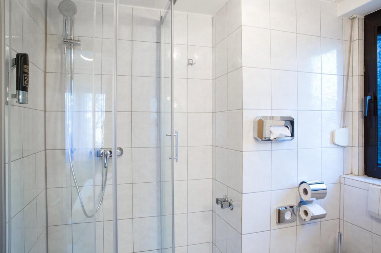Gaestehaus Hotel Wilms Köln Dış mekan fotoğraf